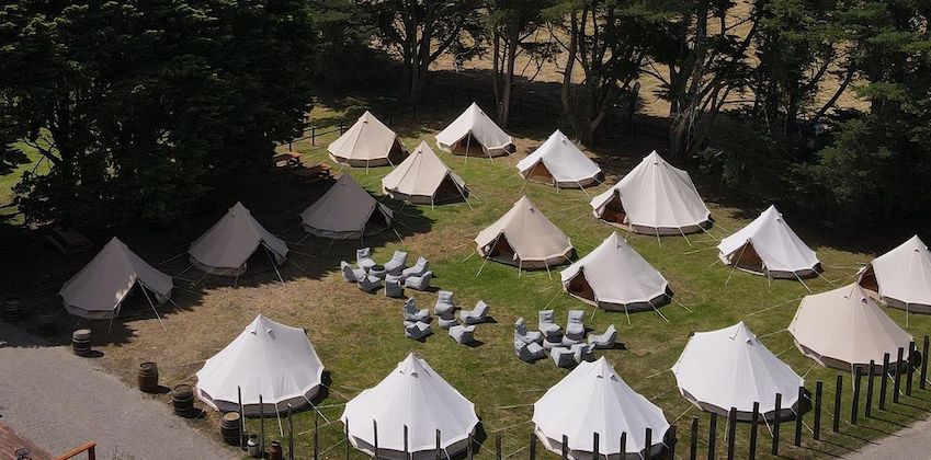 Peninsula Nomads: Creating glamping experiences with ambient lounge® for relaxation, celebration & joy.